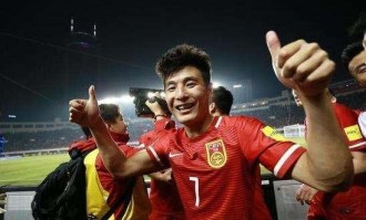 db真人平台- 德甲班霸报价英超当红边翼卫  